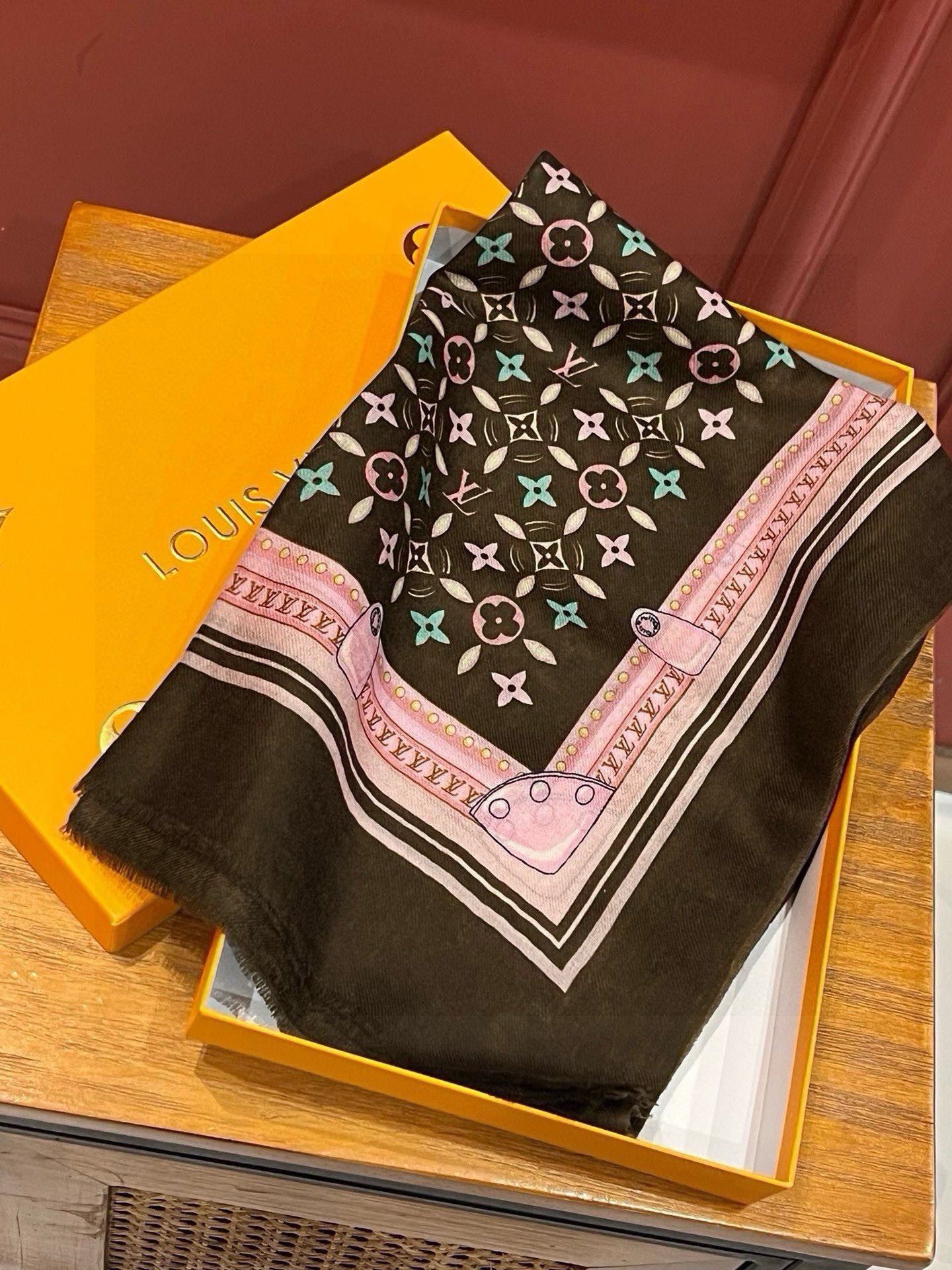 Louis Vuitton Scarf